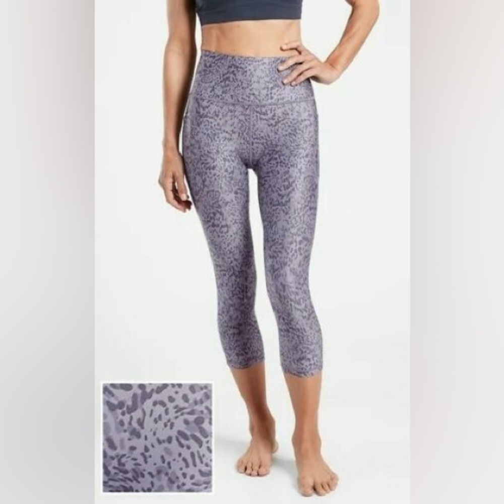 Athleta Women’s Salutation Stash Pocket II Printed Capri Size M